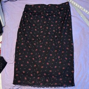 Torrid mesh rose print black maxi column skirt size 2 like new